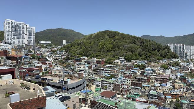 A view from Ami-dong in Seo District [WOO JI-WON]