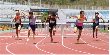 남자 110ｍ 허들 우승한 김주호(왼쪽에서 두 번째). / 사진=연합뉴스