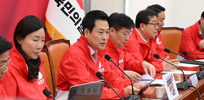 장동혁 국민의힘 대표가 15일 오전 서울 여의도 국회에서 열린 중앙선거대책위원회의에서 모두발언하고 있다. 이상섭 기자