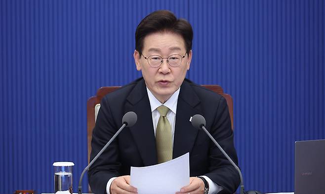 이재명 대통령이 지난 14일 청와대에서 열린 수석보좌관회의에서 발언하고 있다. 연합뉴스