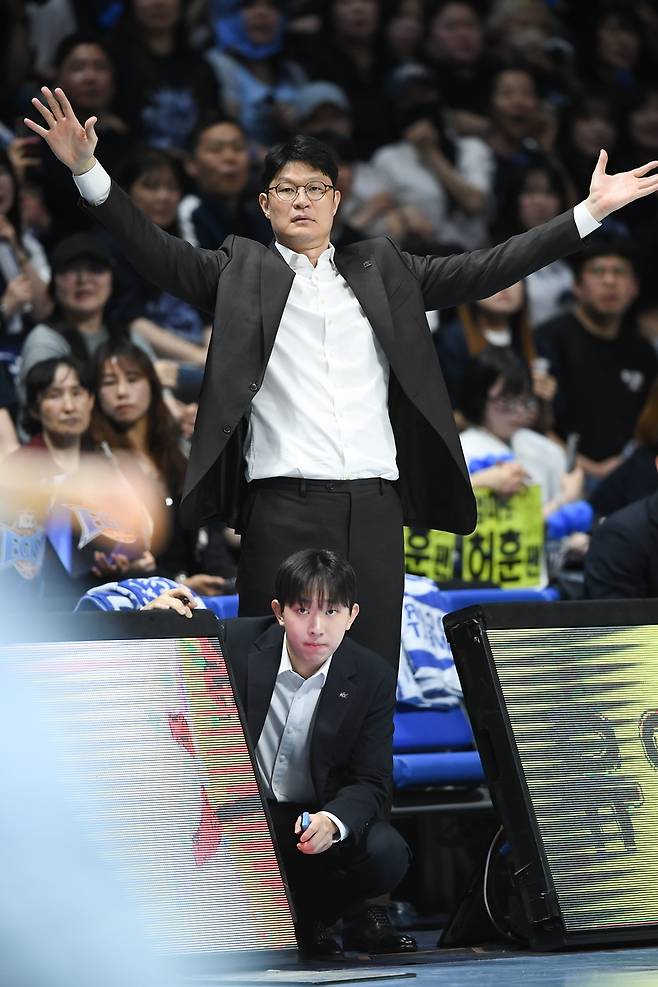 부산 KCC 코치 시절 이규섭 감독 [KBL 제공. 재판매 및 DB 금지]