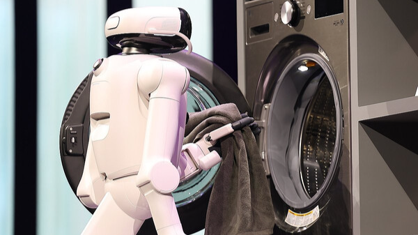 iF 디자인 어워드 2026에서 본상을 수상한 홈로봇 'LG 클로이드'의 모습. LG전자