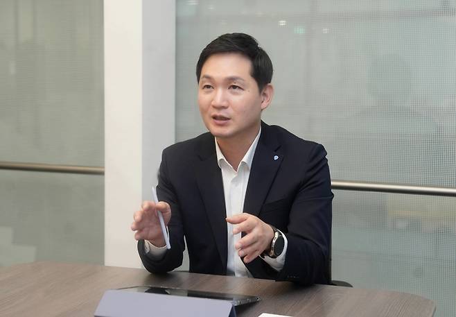 ▲지난 13일 서울 서초구 삼성자산운용 본사에서 과 인터뷰하고 있는 정재욱 운용3팀장 [사진=삼성자산운용]