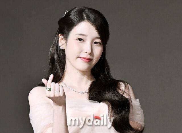 가수 겸 배우 아이유/마이데일리 DB