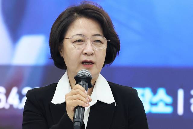 ▲지난달 29일 경기도 수원시 경기도의회에서 열린 '더불어민주당 경기도지사 후보와 함께하는 지역위원회 현안 간담회'에서 추미애 후보가 발언하고 있다. ⓒ연합뉴스