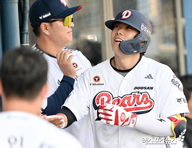 두산 베어스 내야수 박준순이 16일 서울 잠실야구장에서 열리는 2026 신한 SOL KBO리그 롯데 자이언츠와의 정규시즌 5차전을 앞두고 1군 엔트리에서 제외됐다. 박준순은 15일 경기를 마친 뒤 오른쪽 허벅지에 불편함을 느꼈고, 16일 병원 검진에서 오른쪽 허벅지 전면부 근육 부분 손상 진단을 받았다. 엑스포츠뉴스 DB