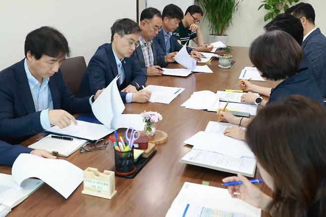 국가계획 핵심사업 반영 대응전략 회의(부지사실, 경제).(사진=충북도 제공)