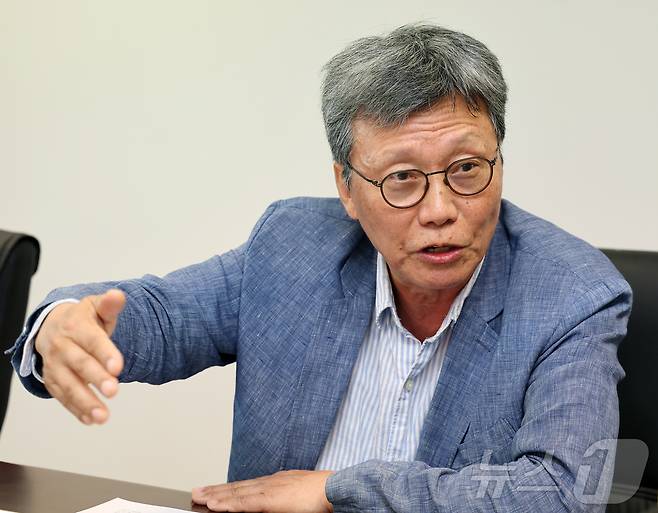 이병훈 중앙대학교 사회학과 명예교수가 14일 서울 종로구 뉴스1 사옥에서 열린 "삼성전자 성과급 갈등 어떻게 풀어야 하나＂ 긴급 좌담회에서 발언하고 있다. 2026.5.14 ⓒ 뉴스1 김진환 기자