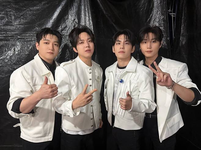 사진=왼쪽부터 성진, 도운, 원필, 영케이/데이식스 공식 SNS