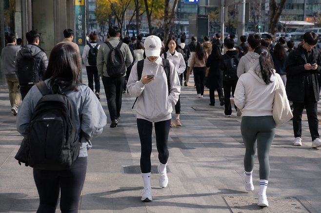위 사진은 AI(인공지능)를 활용해 생성된 가상의 이미지입니다. OpenAI의 대화형 인공지능 ChatGPT 생성 이미지.