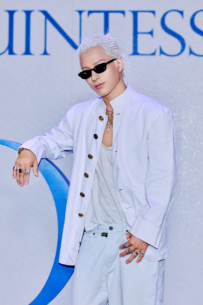 (사진=더블랙레이블)