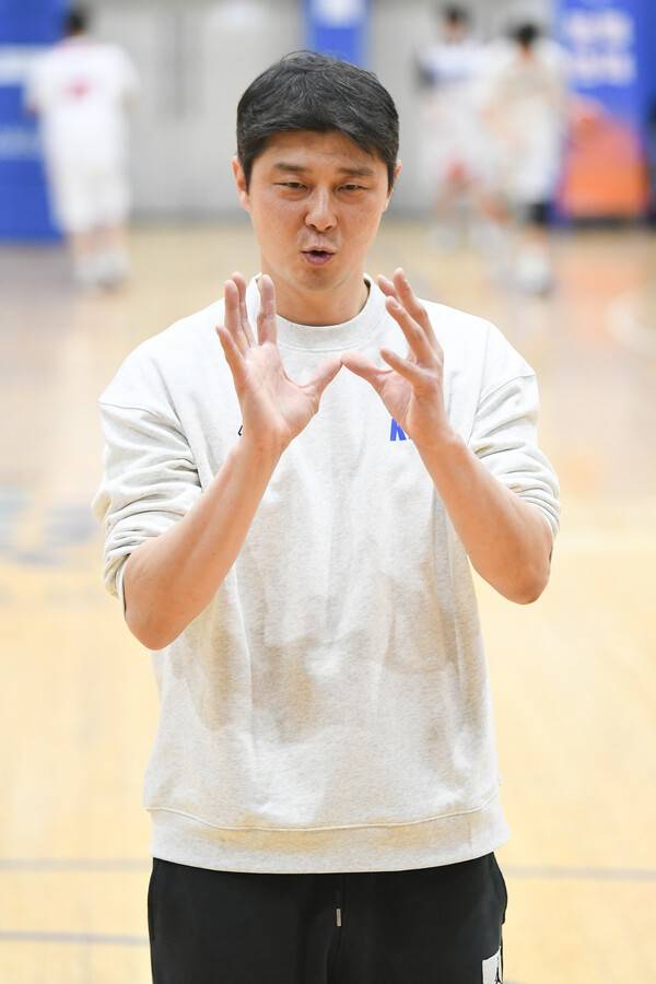 부산 KCC 김도수 신임 수석코치. /사진=KBL