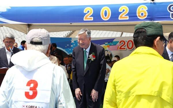 '2026년 인천시장기 노인건강체육대회' 참석한 이중근 대한노인회장. /사진=부영그룹 