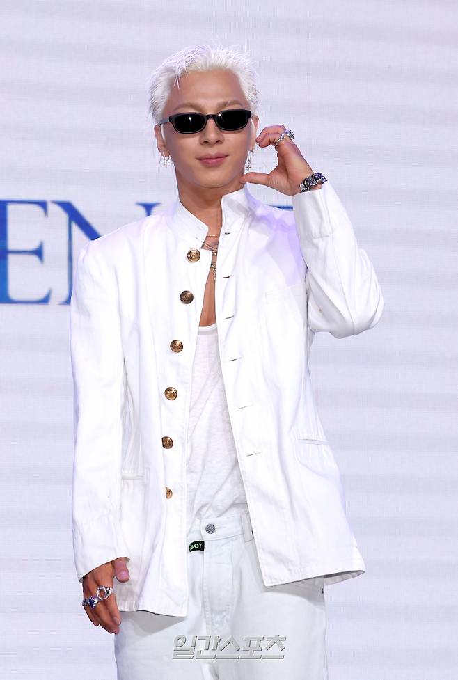 [포토]태양, 볼하트는 어색해