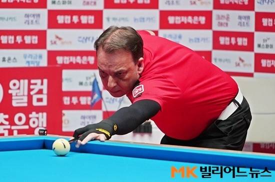 지난시즌 PBA대상 산체스가 18일 26/27시즌 우리금융캐피탈PBA챔피언십 128강전에서 와일드카드 해커에게 패해 탈락했다. (사진=MK빌리어드뉴스 DB)
