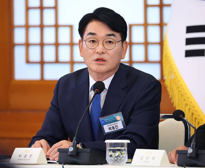 박용진 규제합리화위원회 부위원장이 15일 청와대에서 이재명 대통령 주재로 열린 규제합리화위원회 제1차 전체회의에서 발언하고 있다. [연합]