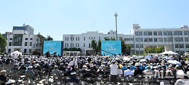 [광주=뉴시스] 이영주 기자 = 18일 오전 광주 동구 옛 전남도청 앞 5·18민주광장에서 거행되는 국가보훈부 주관 5·18민주화운동 46주년 기념식장 전경. 2026.05.18. leeyj2578@newsis.com