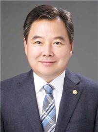조국혁신당 이윤행 후보.