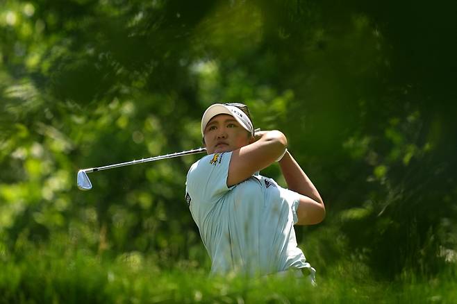 유해란이 18일 미국 오하이오주 신시내티의 매커티와 컨트리클럽에서 열린 LPGA투어 크로거 퀸시티 챔피언십 최종 라운드 도중 9번 홀에서 티샷을 하고 있다. 게티이미지코리아