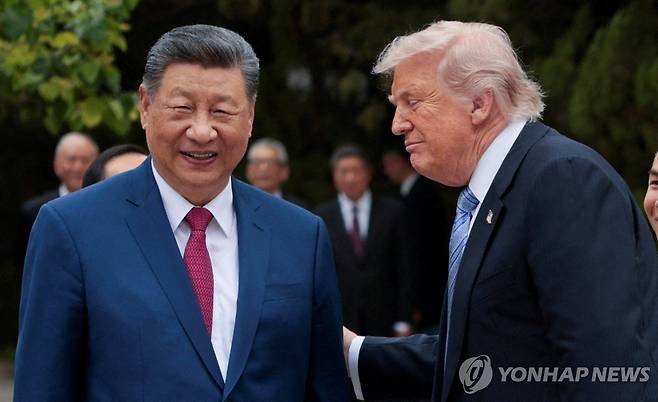 시진핑 주석과 트럼프 대통령(오른쪽) [로이터 연합뉴스 자료사진. 재판매 및 DB 금지]