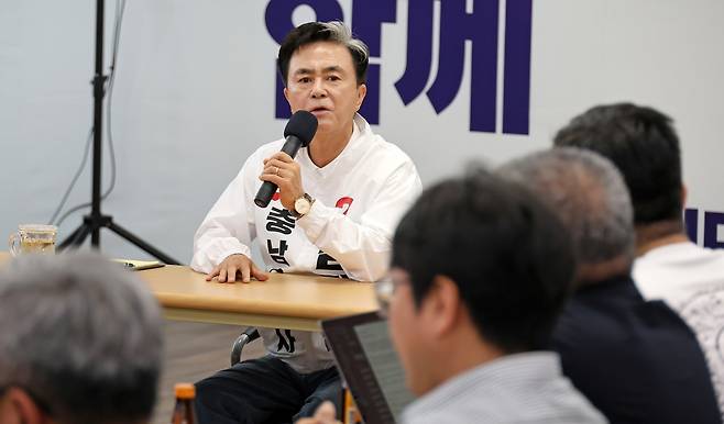 김태흠 충남지사 기자간담회 [촬영 김준범]