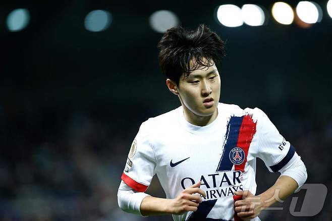 PSG 소속으로 UEFA 챔피언스리그 결승전까지 치러야하는 이강인 ⓒ AFP=뉴스1