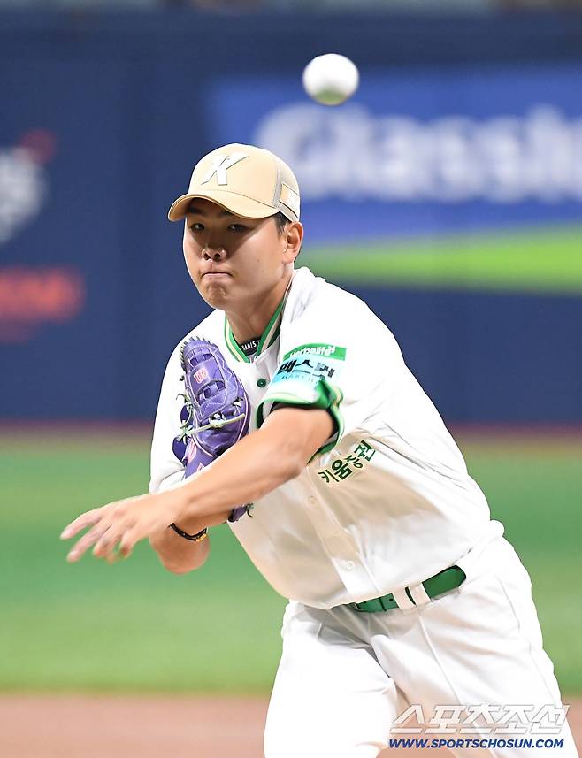 19일 고척 스카이돔에서 열린 키움과 SSG의 경기. 선발 투구하고 있는 키움 박정훈. 고척=송정헌 기자songs@sportschosun.com/2026.05.19/
