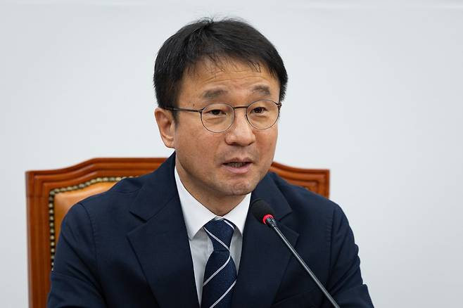 한병도 더불어민주당 원내대표가 7일 서울 여의도 국회에서 열린 을지로위원회 주최 중동전쟁 위기극복을 위한 고통분담 아스콘업계 상생협약식에서 모두 발언을 하고 있다. 2026.5.7/뉴스1
