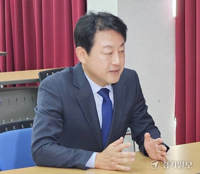 더불어민주당 김용남 평택을 국회의원 재선거 후보. 윤동현기자