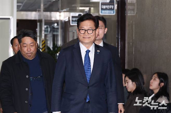 황진환 기자