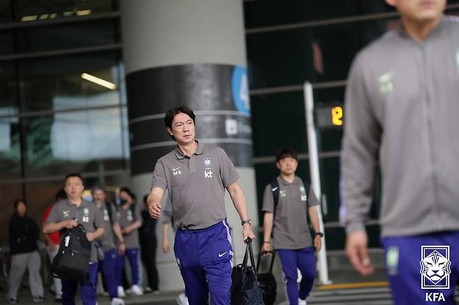 ▲ 미국 솔트레이크시티에 도착한 홍명보 감독과 대표팀 본진 ⓒ대한축구협회 ⓒ연합뉴스