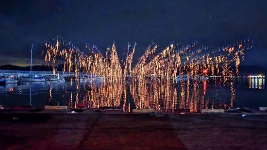 지난해 열린 진동불꽃낙화축제 모습. 사진=창원시