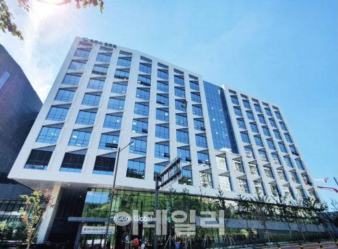 휴온스그룹 신사옥 전경 (사진=휴온스)