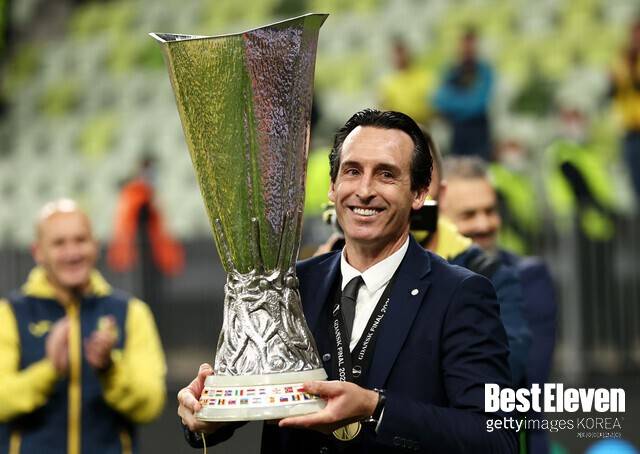 UEFA 유로파리그 4회 우승에 빛나는 우나이 에메리 애스턴 빌라 감독
