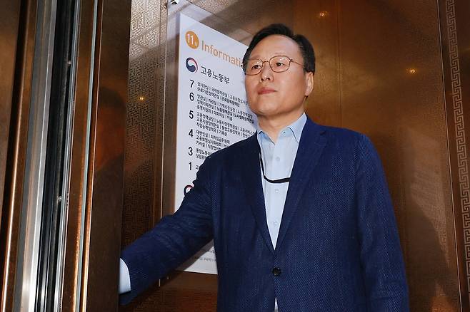 삼성전자 사측 대표교섭위원인 여명구 DS(디바이스솔루션·반도체 사업 담당) 피플팀장. 연합뉴스·공동취재