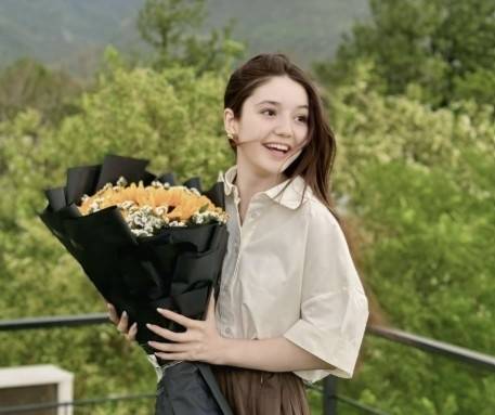 10대 인플루언서 사나 유사프. 틱톡 캡처