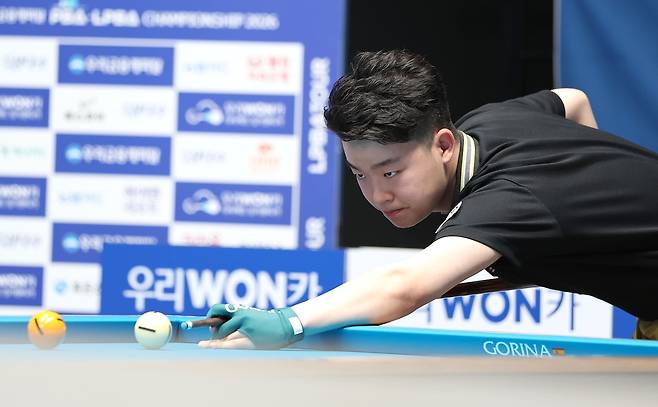 128강전 펼치는 김영원. 사진 제공=PBA