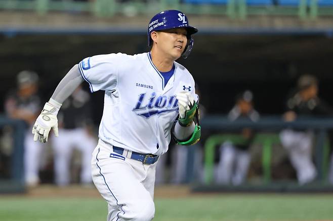 삼성 전병우는 라인업에 부족한 부분을 잘 채우며 선두 경쟁에 큰 힘이 되어주고 있다. 사진제공｜삼성 라이온즈