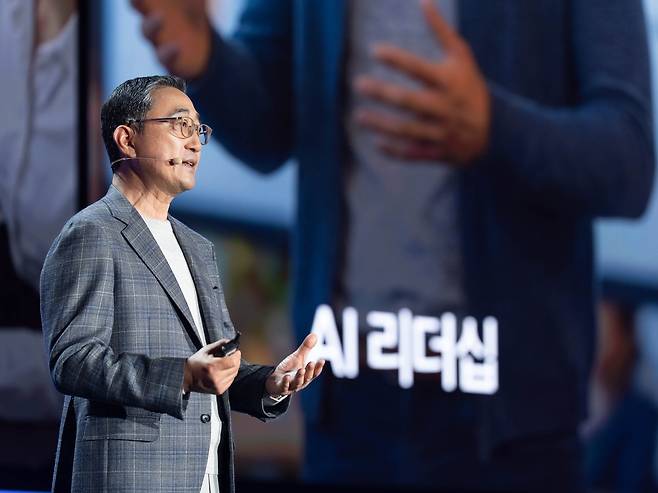AWS 서밋 서울 2026 함기호 AWS 코리아 대표가 20일 서울 강남구 코엑스에서 열린 'AWS 서밋 서울 2026'에서 기조연설을 하고 있다. [AWS 제공. 재판매 및 DB 금지]