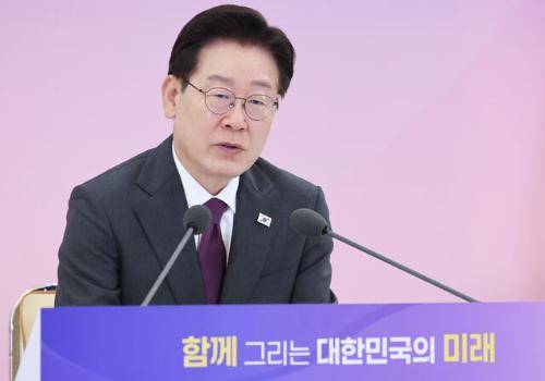 이재명 대통령, 자문회의·위원회 간담회 발언 (서울=연합뉴스) 한상균 기자 = 이재명 대통령이 21일 청와대에서 열린 대통령 자문회의·위원회 간담회에서 발언하고 있다. 2026.5.21 [청와대통신사진기자단] xyz@yna.co.kr (끝) <저작권자(c) 연합뉴스, 무단 전재-재배포, AI 학습 및 활용 금지>