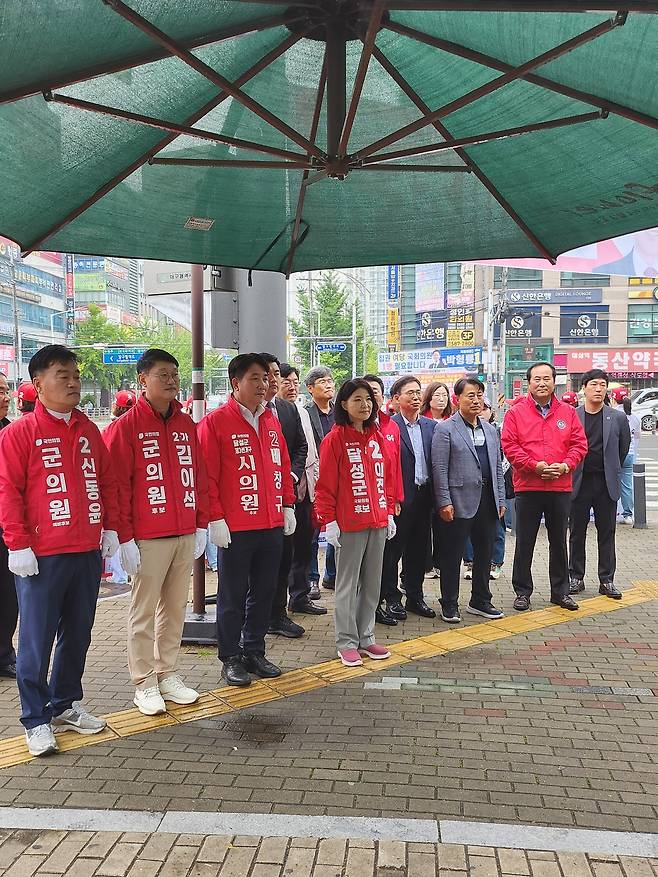 국민의힘 이진숙 달성군 국회의원 보궐선거 후보가 21일 오전 대구 달성군 다사읍 대실역 사거리에서 출정식을 열었다. /이진숙 후보 캠프 제공