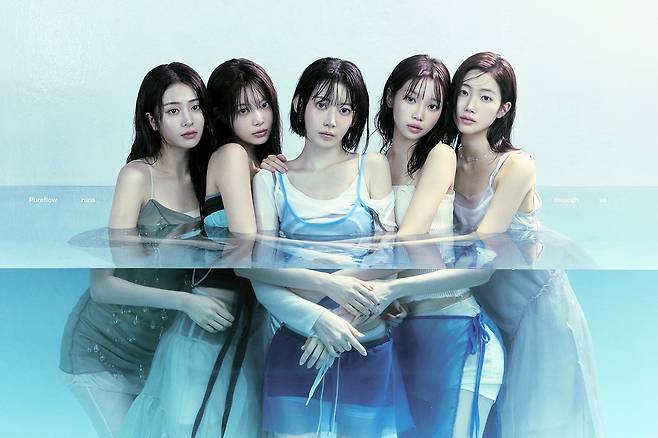 그룹 르세라핌. 왼쪽부터 멤버 윤진, 은채, 사쿠라, 채원, 카즈하. /쏘스뮤직
