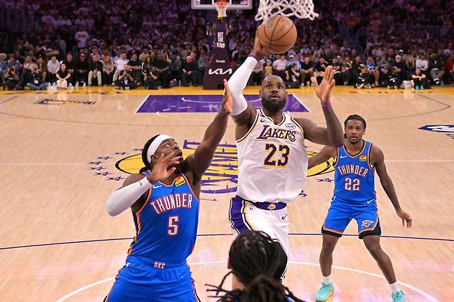 BASKETBALL-NBA-LAL-OKC/
