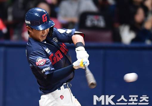 전민재는 22일 삼성전에서 장타력을 과시했다. 사진=김재현 기자