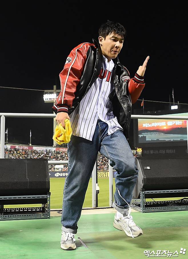 배우 이준