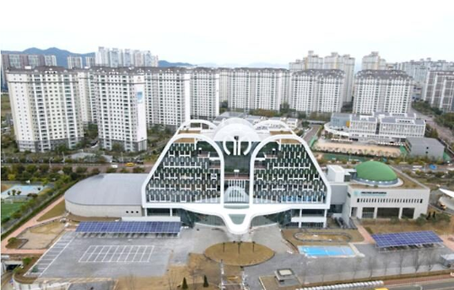 부산 강서구에 있는 글로벌 바이오의약품 개발 기업인 프레스티지바이오파마 혁신신약연구원(IDC) 전경. [부산시]