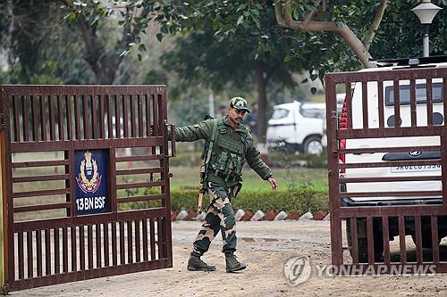 인도 국경수비대  [AP=연합뉴스 자료사진. 재판매 및 DB 금지]