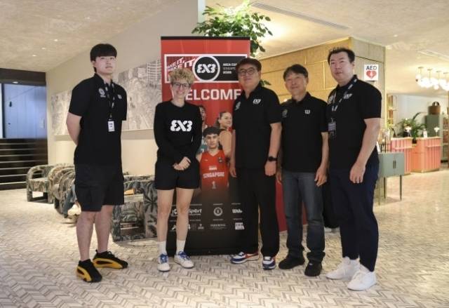 박건연 회장은 “최근 싱가포르에서 FIBA 3x3 디렉터를 만나 미팅을 진행했다. 대한민국 3x3 발전에 대해 소통했고 결과가 좋았다. 우리의 다음 스텝에 대해 궁금해 했고 내년에 반드시 월드투어를 개최할 것이라고 전했다. FIBA는 월드투어 외 챌린저도 더 많이 열기를 바라고 있다. 그래서 2027년에는 월드투어, 챌린저 개최에 전력을 다할 것이다. 올해 가을까지 모든 계획을 마무리해야 한다. 지금까지의 진행 상황은 대단히 좋다”고 이야기했다. 사진=KXO 제공