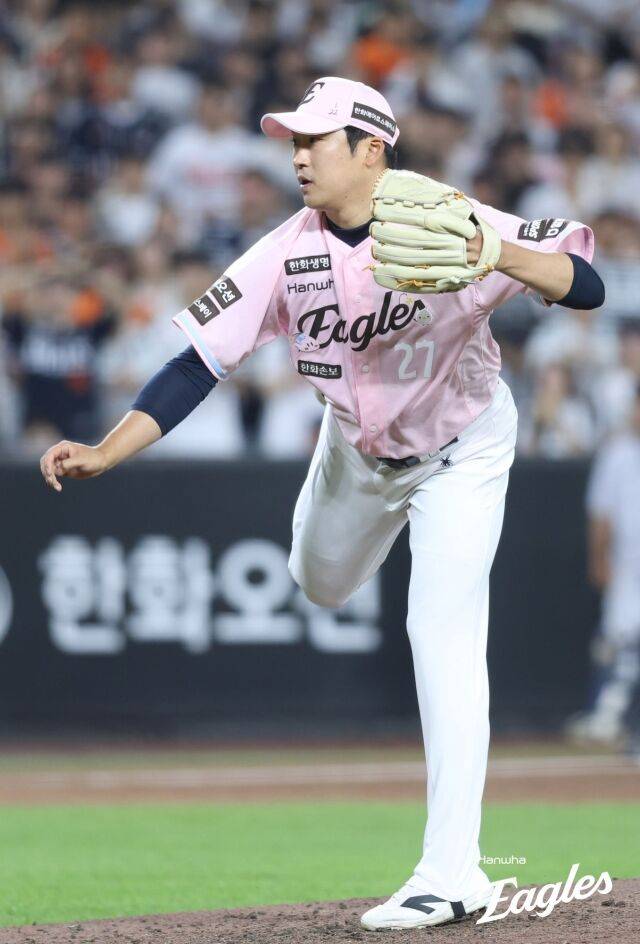 이민우가 5월 22일 대전 두산 베어스전 공을 던지고 있다./한화 이글스 제공