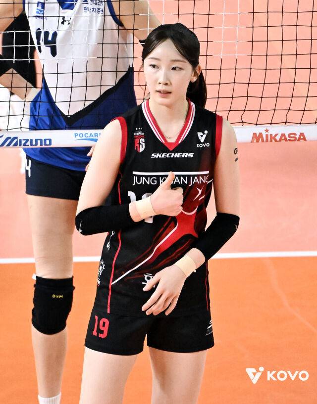 최서현(정관장)이 지난 3월 현대건설과의 경기에서 작전을 지시하고 있다./KOVO 제공
